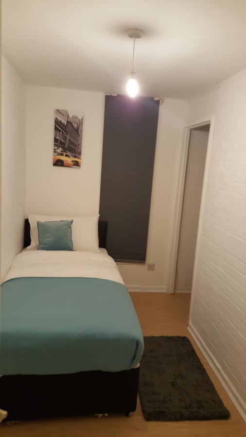 Aparthotel Vetrelax Basildon Newly Refurbished 3Bed House Extérieur photo